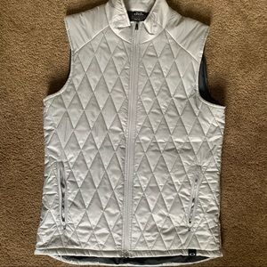 Men's Large Oakley Lightweight Puffer Golf Vest